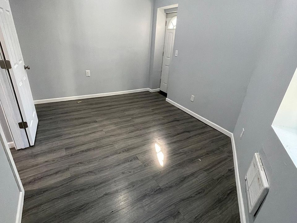 1st image of 3032 N 11th St #1B