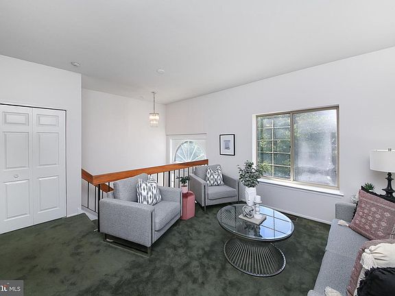 4th image of 2751 Pennsylvania Ave #B105