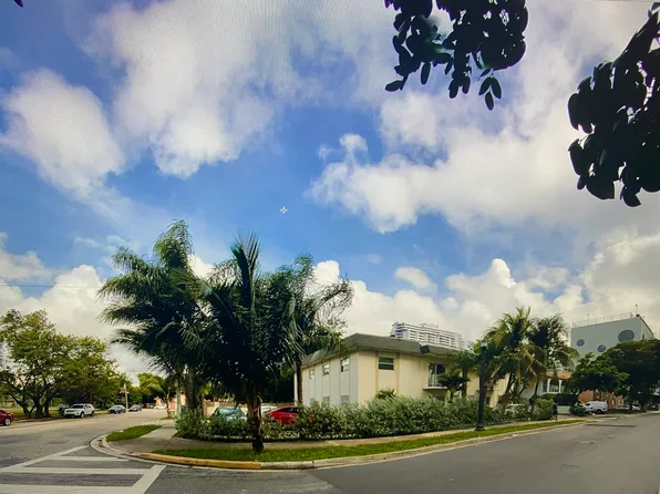 425 NE 32nd St APT 4, Miami, FL 33137