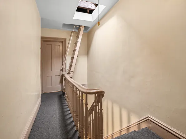 517 Clinton Street image 17 of 33