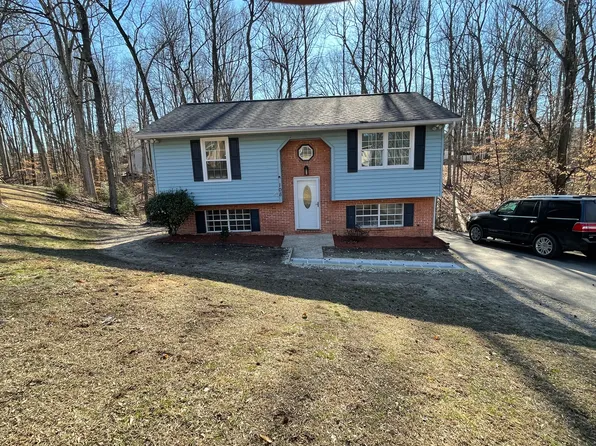 106 Galaxie Dr, Fredericksburg, VA 22407