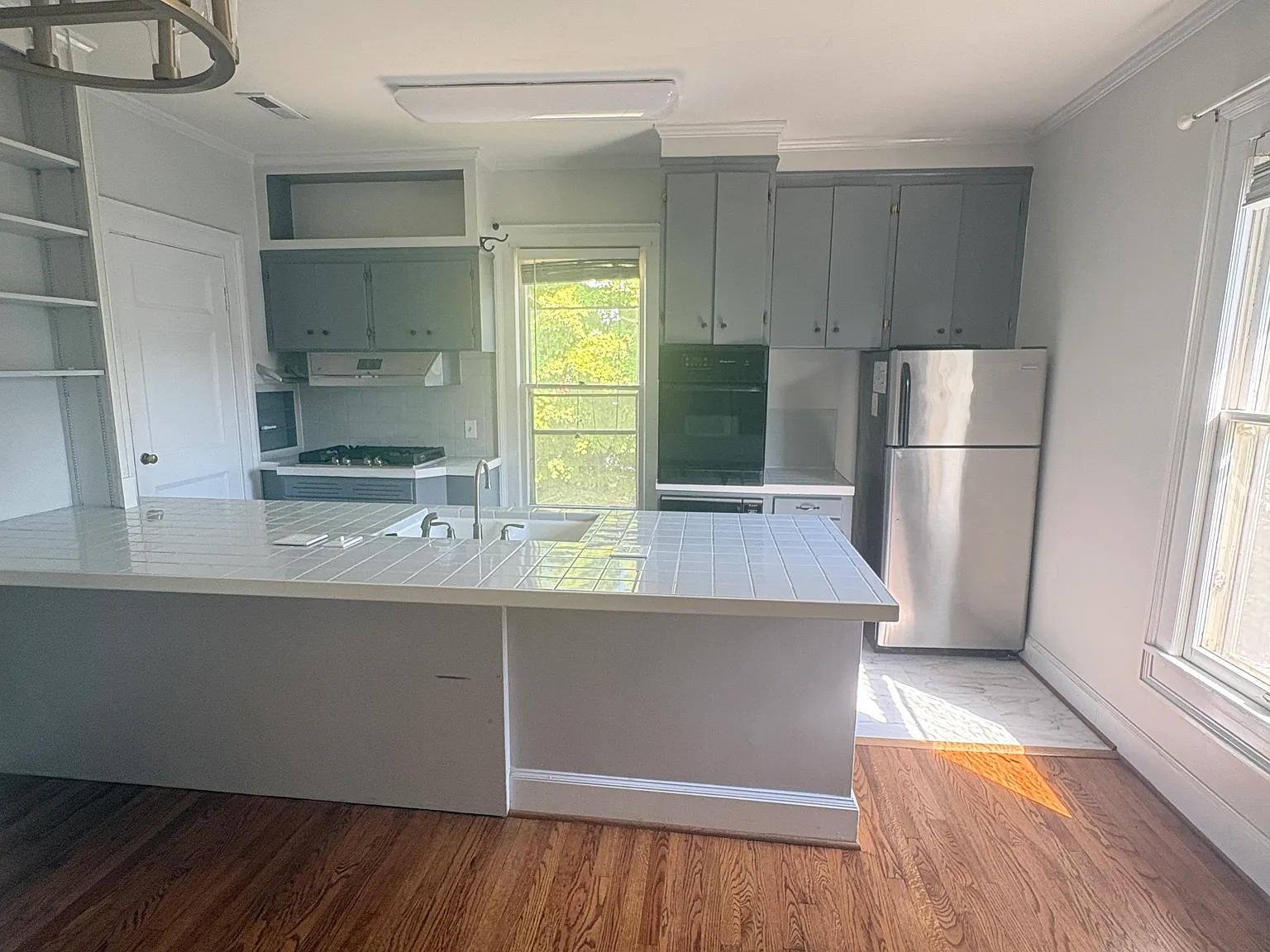 1 bed, 1200 sqft, $1,400 — Photo 4