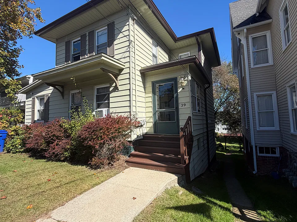 39 Rogers St #2