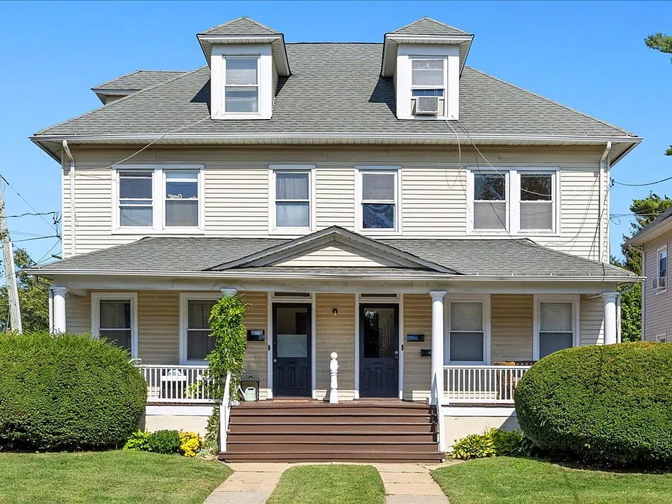 60 Wiggins St