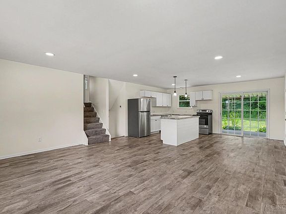 2nd image of 11431 Gravenhurst Dr