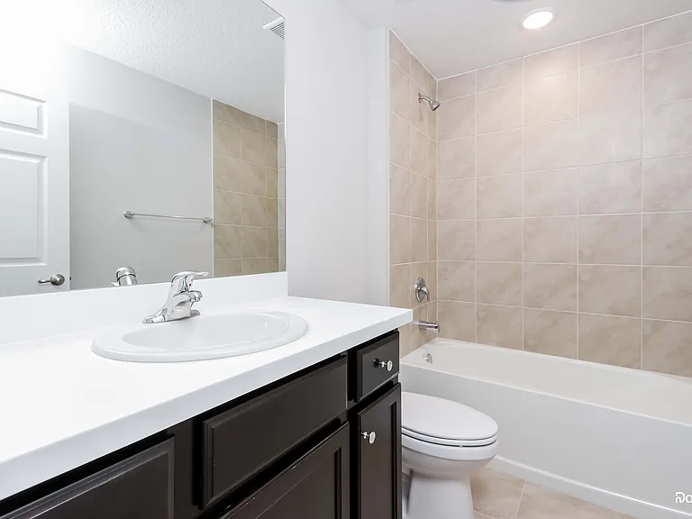 1037 SW Sudder Ave — Photo 8