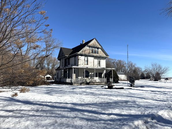 9854 Highway 18, Cavalier, ND 58220