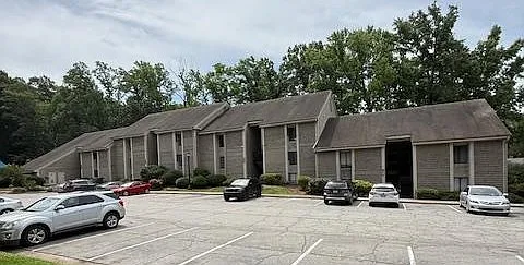 1508 Benjamin Pkwy #F — Photo 1