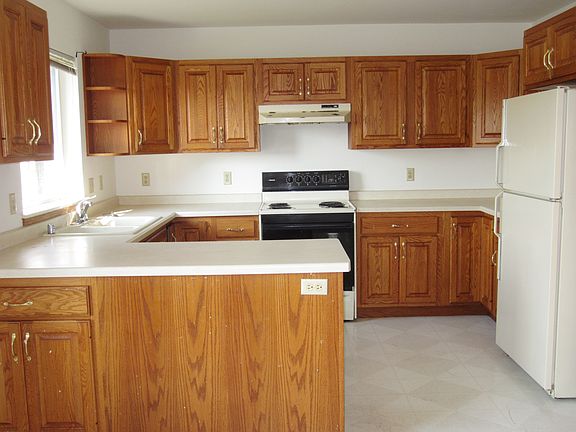 3rd image of 203 W Freidel Dr