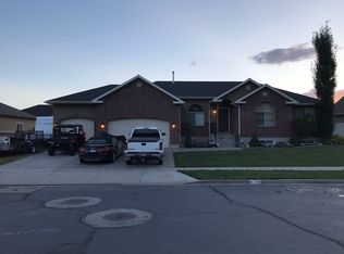 704 S Hollie Ave, Farmington, UT 84025