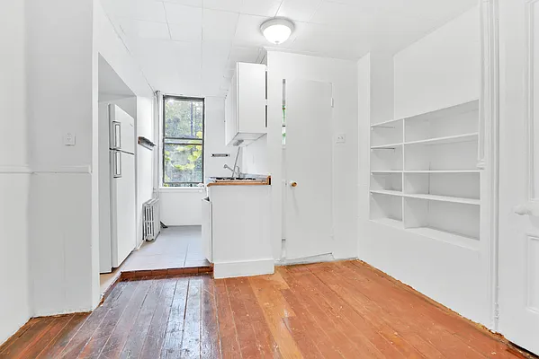 Rented by Brownstone Property Group | media 9