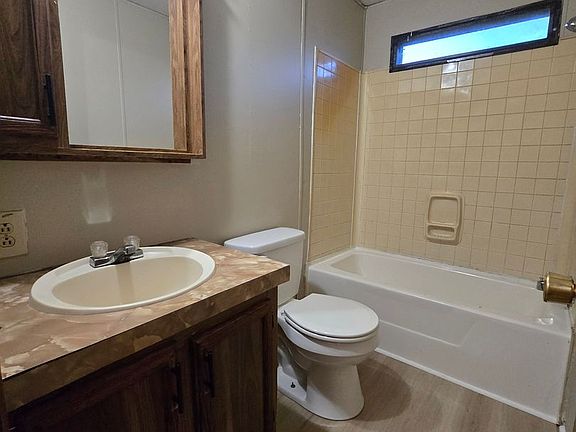 5th image of 406 Mount Vernon Dr
