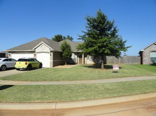 300 N Emerald Way, Mustang, OK 73064