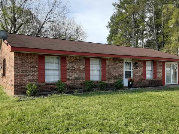 32 Carriage House Rd SW, Bessemer, AL 35022