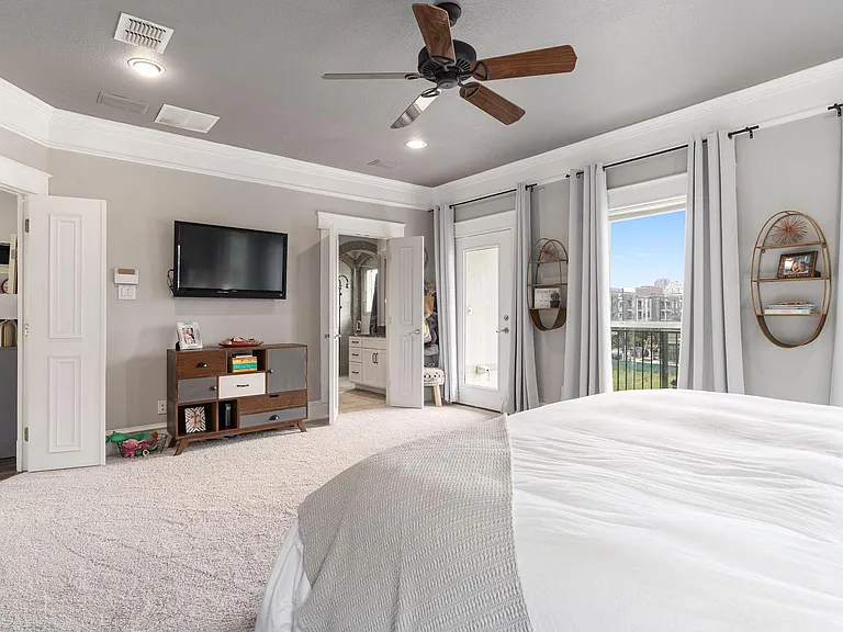 3rd floor primary bedroom