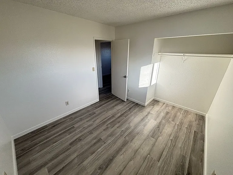2036 Crawford St #C — Photo 13