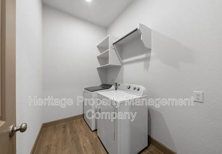 316 Hulda Trl — Photo 37