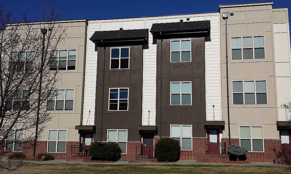 Exterior. 2nd from left.