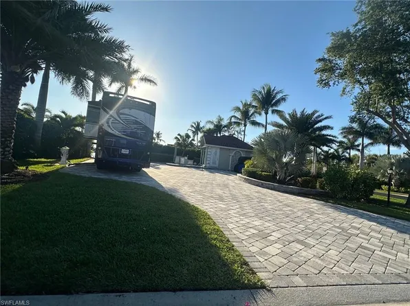 4721 Chariot CT, NAPLES, FL 34114