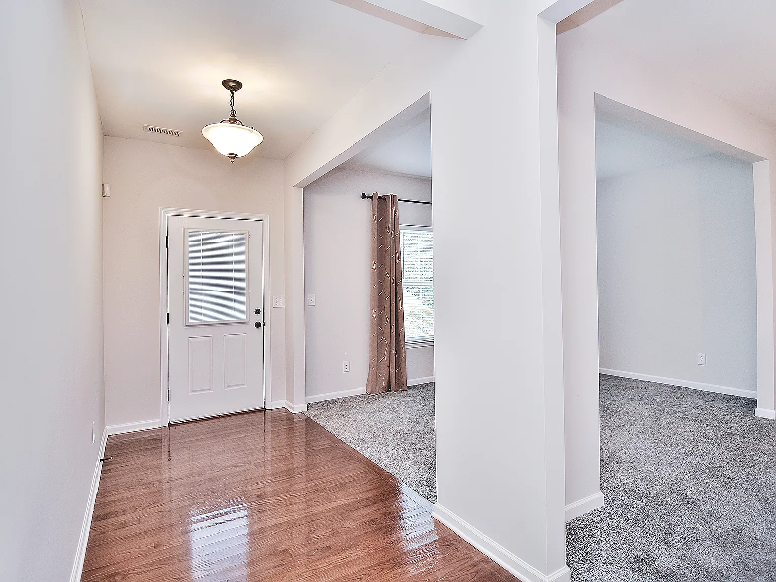 4 bed, 3299 sqft, $3,200 — Photo 2