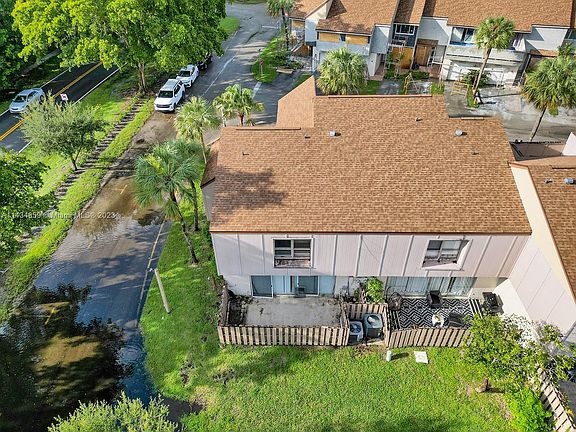 3rd image of 8258 NW 9th St #1