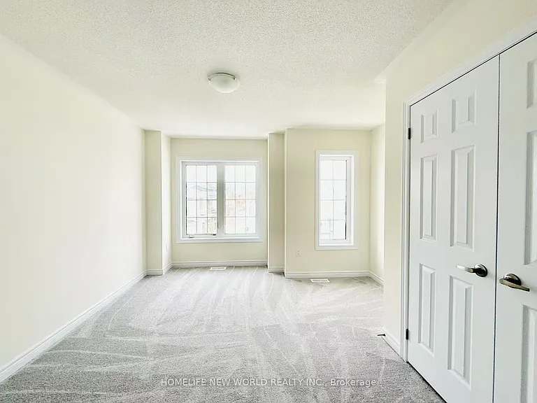 925 Crowsnest Holw — Photo 20