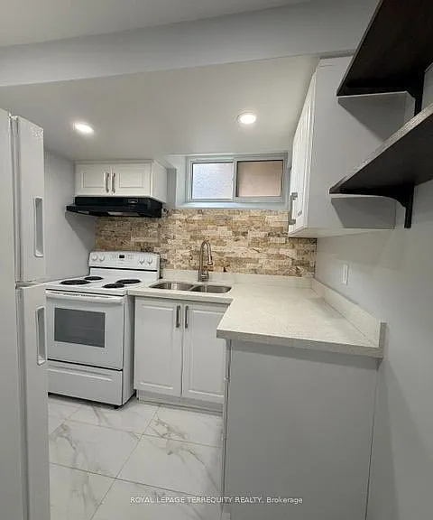 869 Marinet Cres #BASEMENT — Photo 9