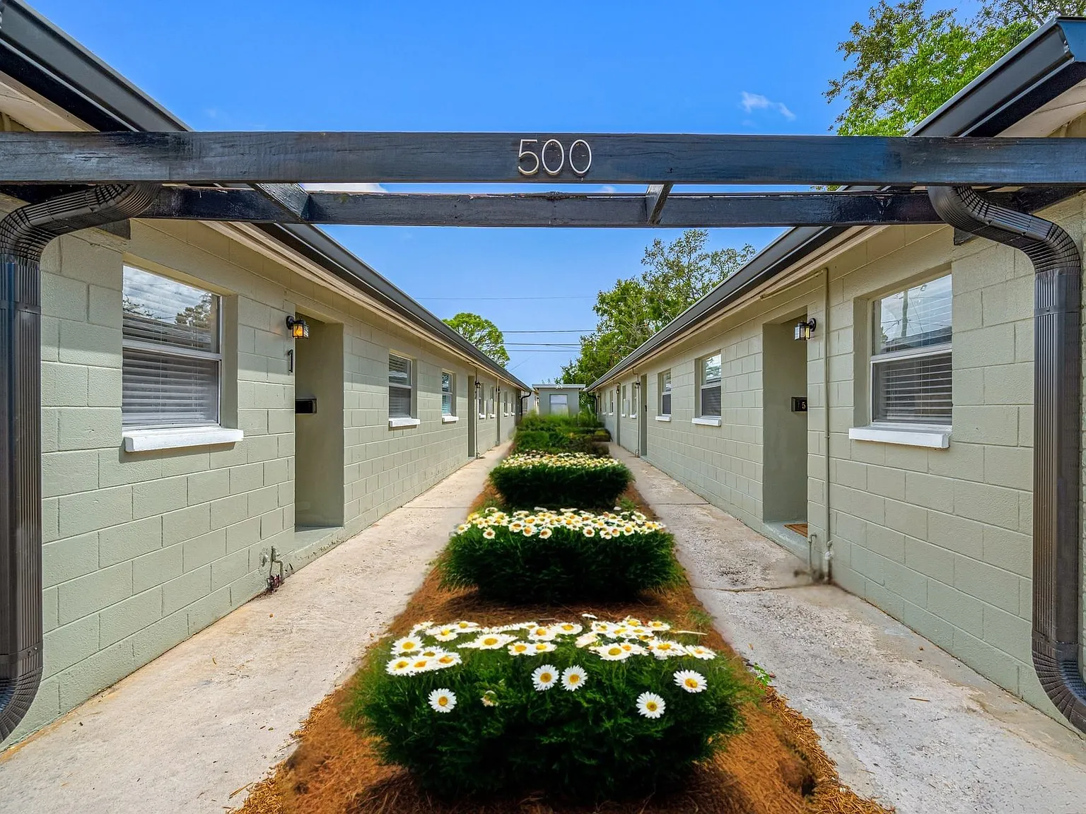 Villas off 4th — Photo 2