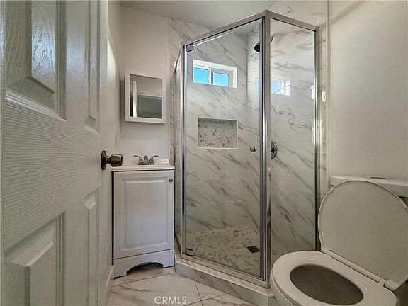 5th image of 326 E 101st St #326