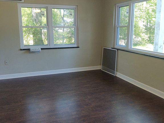 3rd image of 633 4th St #C