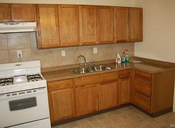 3rd image of 680 Southwell Ln