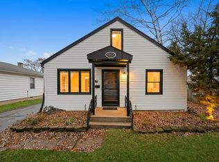 1317 Waverly Pl, Joliet, IL 60435