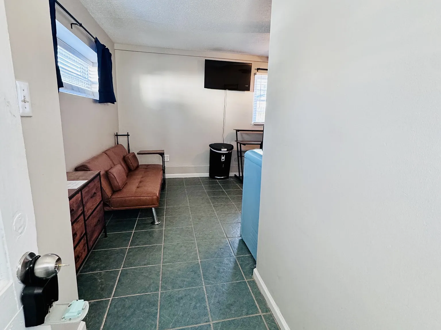 1105 West Rock Spring Road - B-APT — Photo 4
