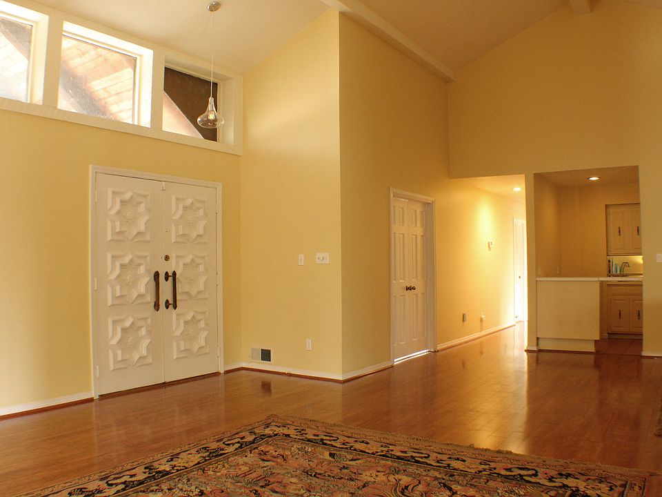 1st image of 209 Olive St