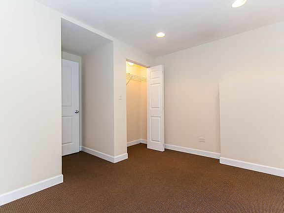 5th image of 855 W Cornelia Ave #N1