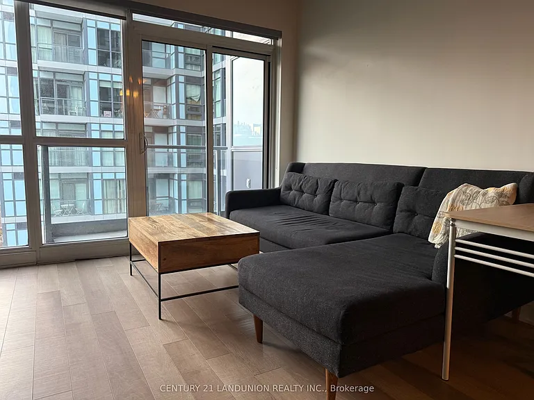 210 Simcoe St #712 — Photo 3