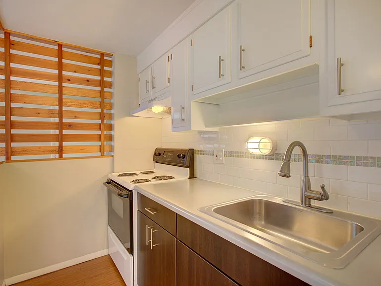Topaz Apartments — Photo 46
