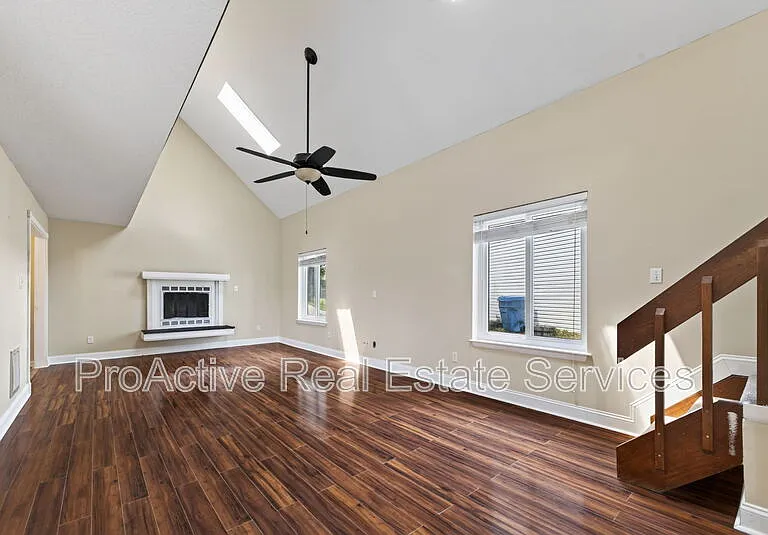 5025 Halwell Dr — Photo 11