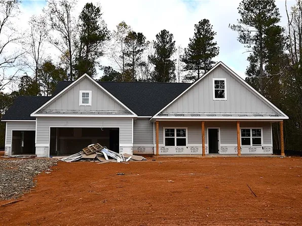 44 Lake Tanisha Dr, Dallas, GA 30157