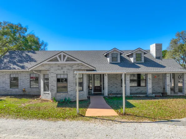 713 Lake Forest Rd., Pipe Creek, TX 78063