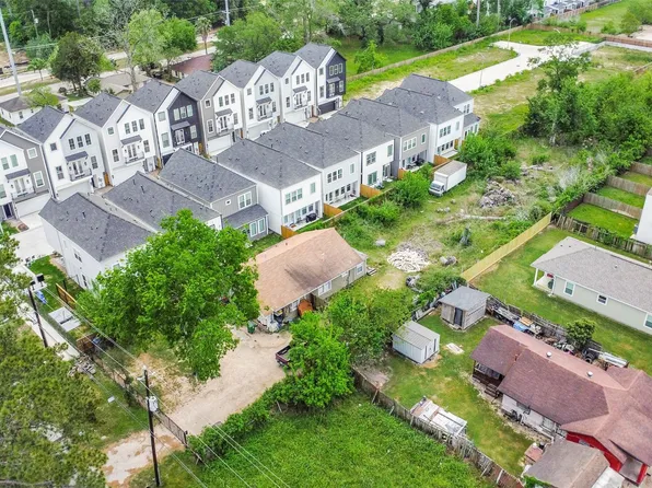 1127 Mansfield St, Houston, TX 77091