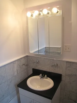 Rented by City Connections Realty | media 2