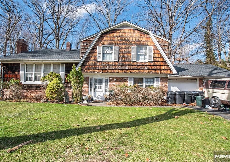 1st image of 24 Arrowhead Rd