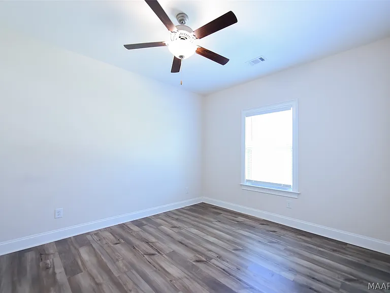 1270 Charleston Dr — Photo 26