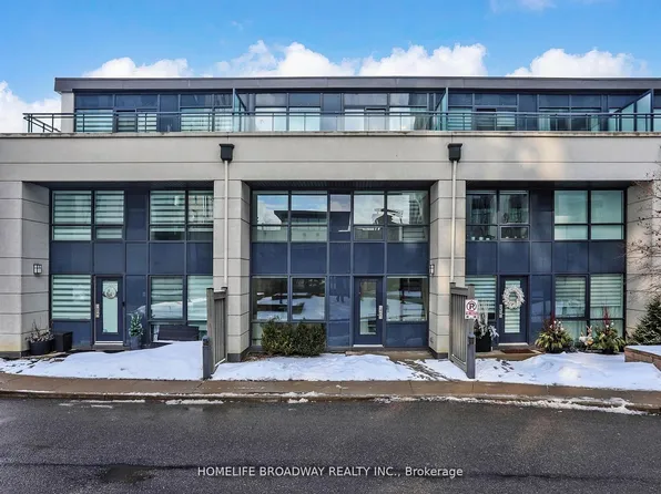 24 Woodstream Blvd #112, Vaughan, ON L4L 8C4