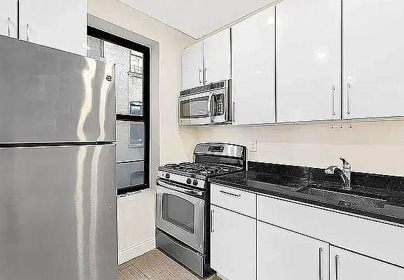 5th image of 533 W 158th St APT 25