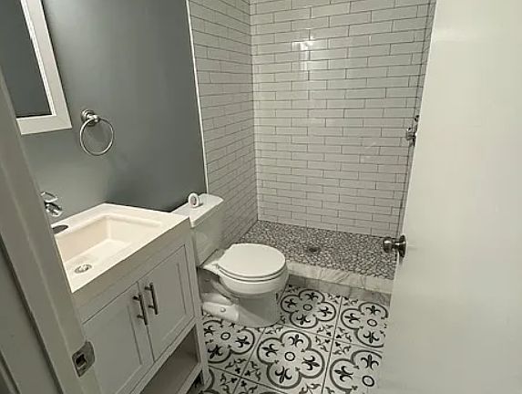 4th image of 104 Princeton St #1B