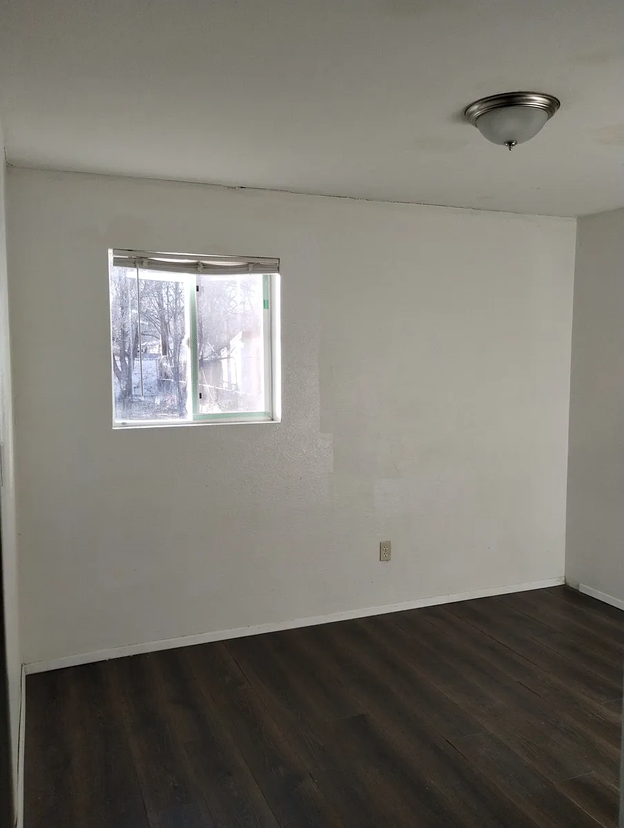 Building Photo - 820 2nd St