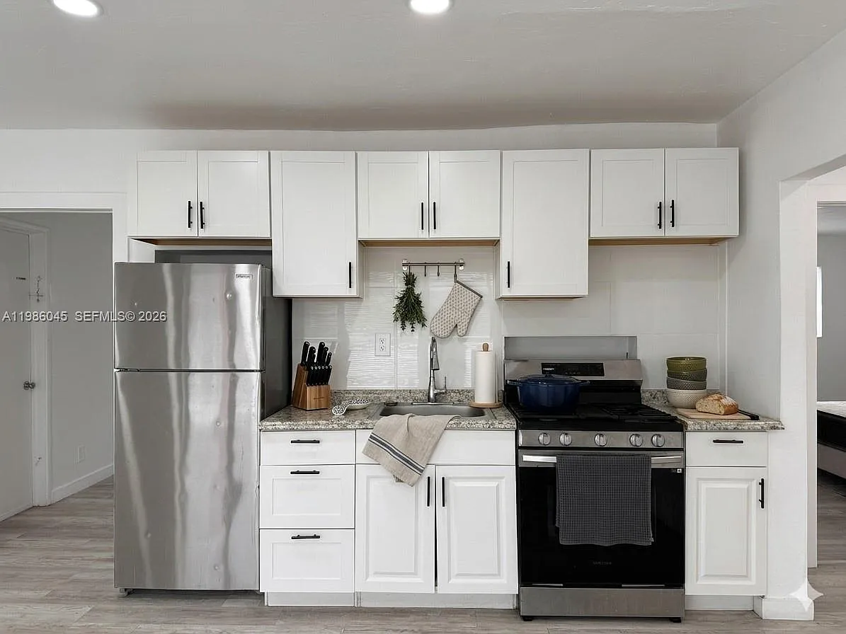 Building Photo - 316 Surfside Blvd #5