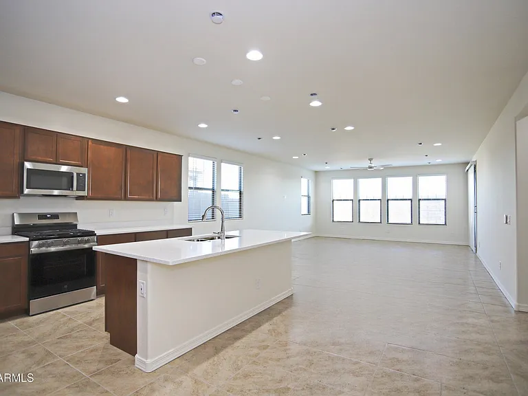 879 W Finch Dr — Photo 8
